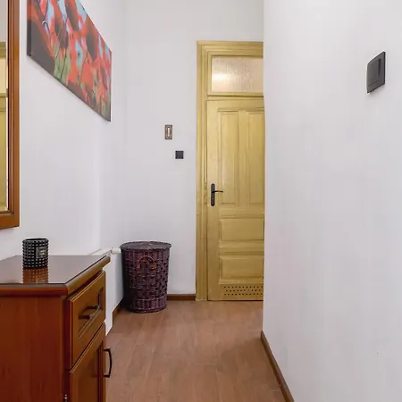 Apartament Z Balkonem Niedaleko Starego Miasta By Renters Krakow