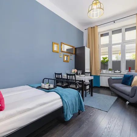 Apartament Z Balkonem Niedaleko Starego Miasta By Renters Apartment *