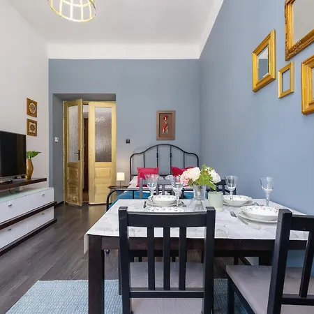 Apartment Apartament Z Balkonem Niedaleko Starego Miasta By Renters *