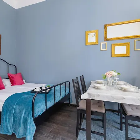 Apartament Z Balkonem Niedaleko Starego Miasta By Renters Краков
