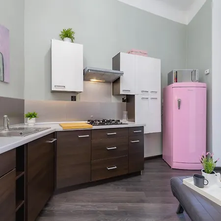 Apartament Z Balkonem Niedaleko Starego Miasta By Renters Краков